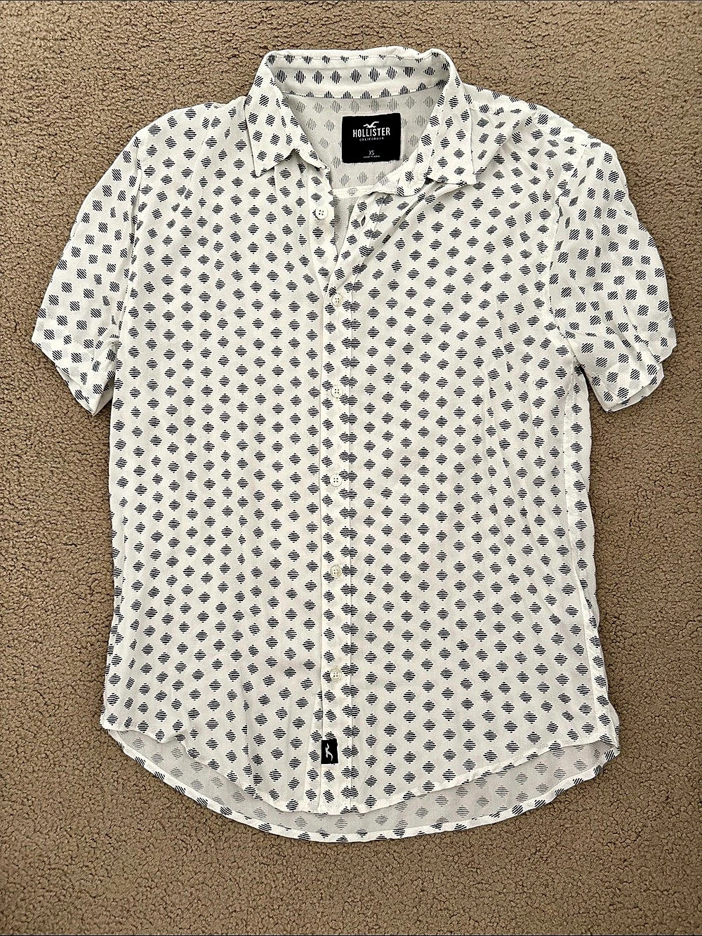 Hollister Men's Geometric Button Down Shirt in White & Blue Size XS